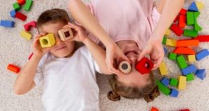Cinco atividades educativas para fazer em casa com os pequenos